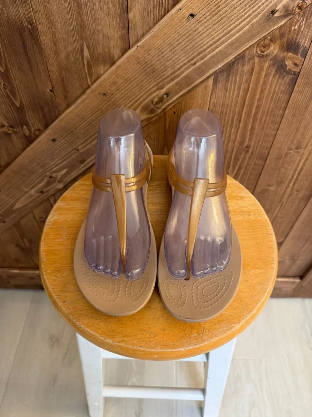 Crocs Women’s T-Strap Slingback Comfort Sandals Tan Size 8 - Picture 2 of 8